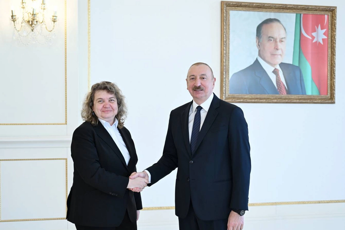 Prezident İlham Əliyev Bolqarıstan Milli Assambleyasının sədrini qəbul edib Prezident İlham Əliyev Bolqarıstan Milli Assambleyasının sədrini qəbul edib