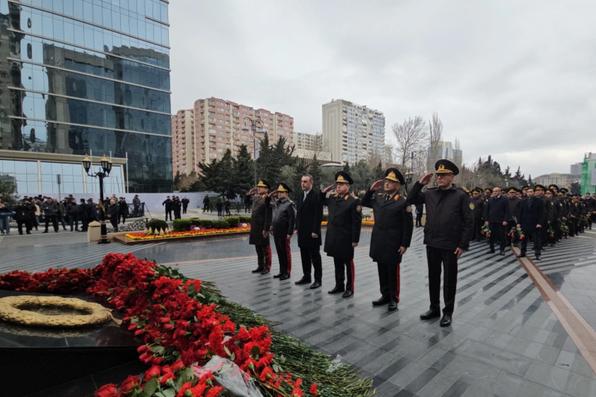Fövqəladə Hallar Nazirliyinin kollektivi Xocalı soyqırımı abidəsini ziyarət edib