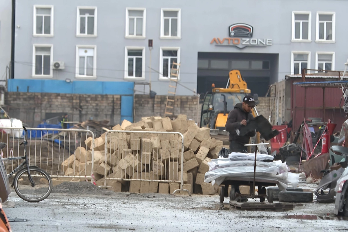 В Баку сносится очередной базар