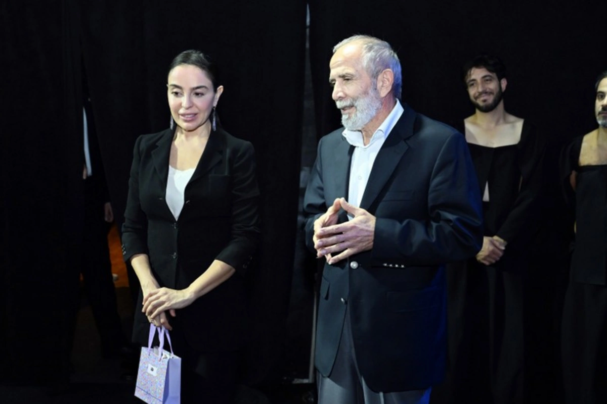 Leyla Əliyeva, İordaniya şahzadəsi və ICCROM-un baş direktoru Manqurt tamaşasını izləyiblər Leyla Əliyeva, İordaniya şahzadəsi və ICCROM-un baş direktoru Manqurt tamaşasını izləyiblər