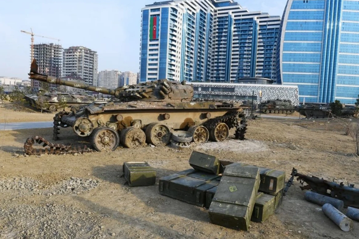 Bakıya gəlmək istəyən erməni tankları