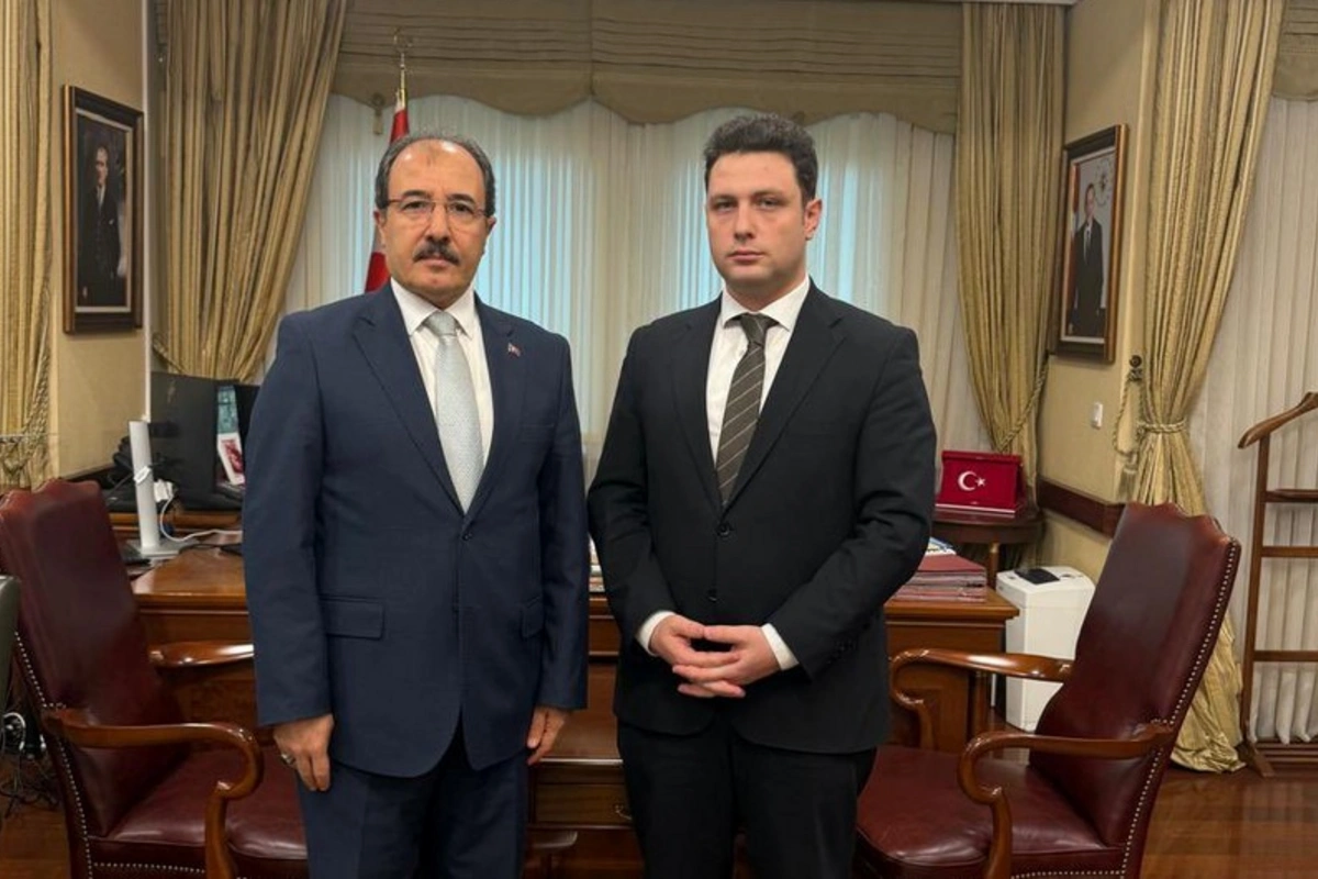 Bakı Yunus Əmrə İnstitutuna yeni direktor təyin olunub Bakı Yunus Əmrə İnstitutuna yeni direktor təyin olunub