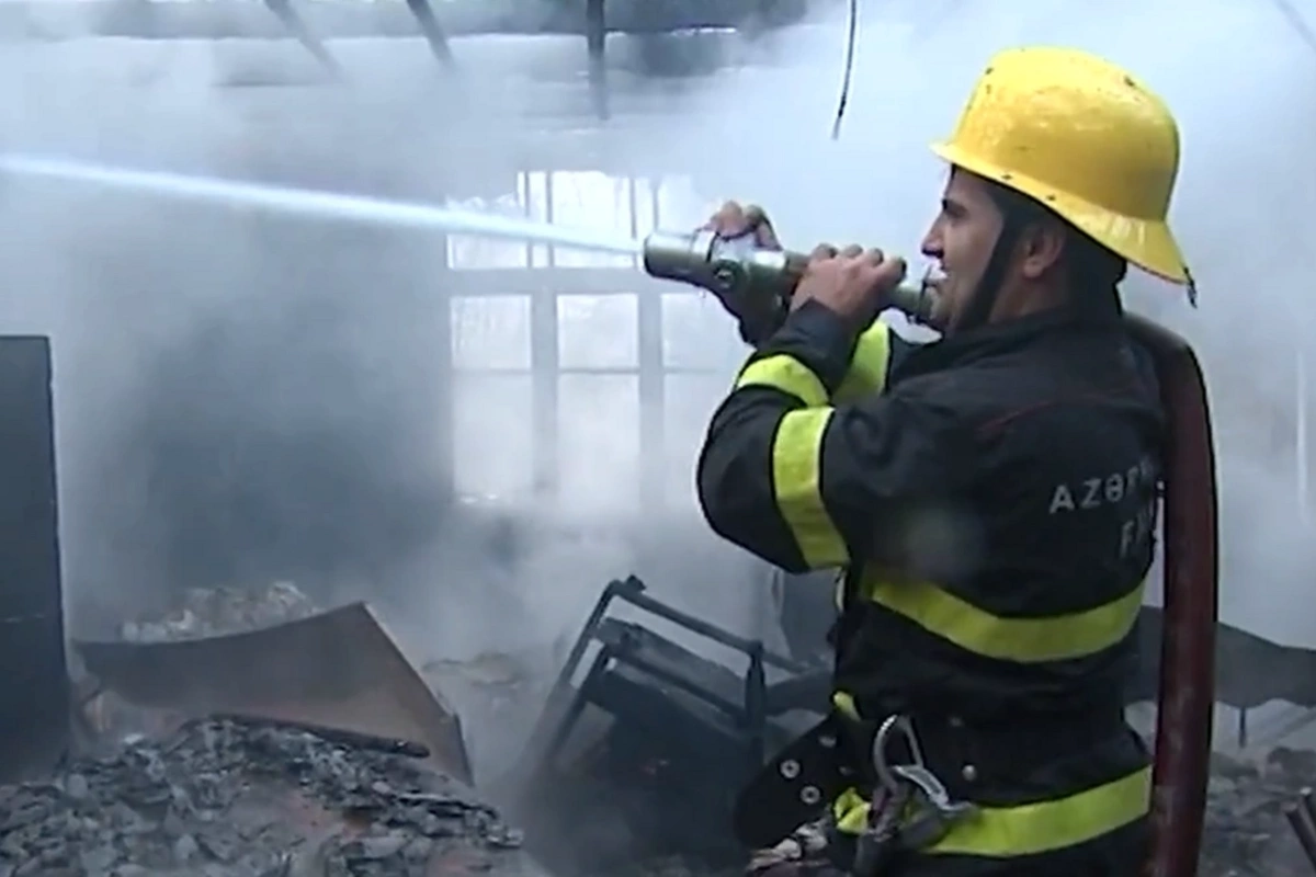 Göyçayda güclü YANĞIN: Dörd ailənin evi külə döndü