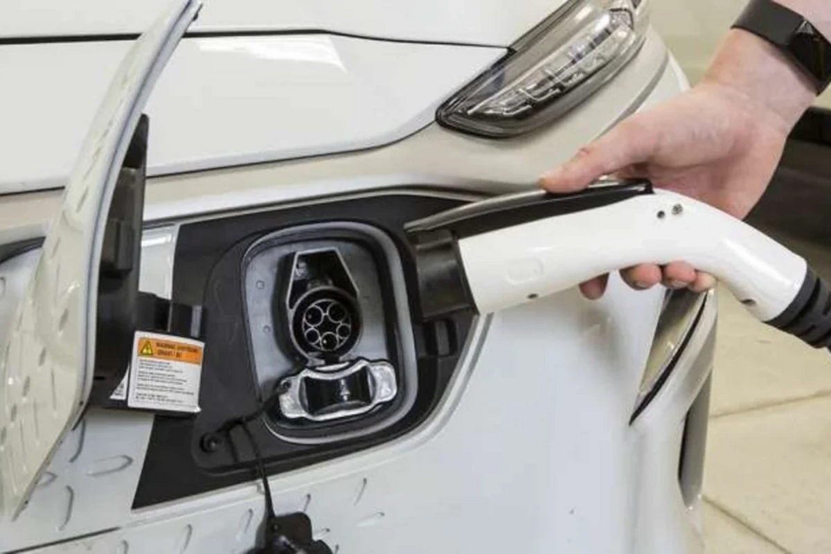 Pula qənaət üçün faciə riski yaradan elektromobil sahibləri