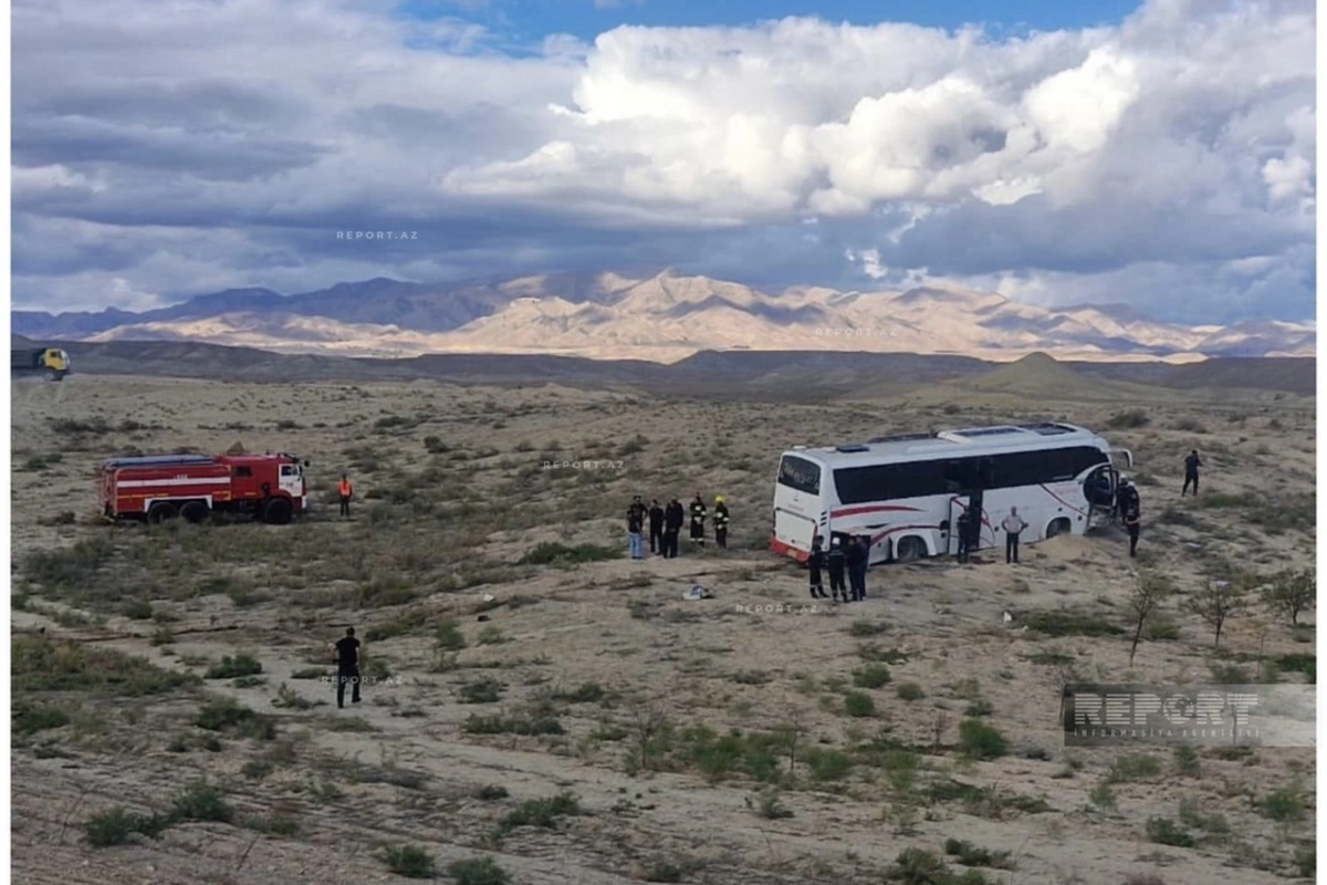 Naxçıvan-Bakı sərnişin avtobusu dərəyə aşıb, 16 nəfər xəsarət alıb Naxçıvan-Bakı sərnişin avtobusu dərəyə aşıb, 16 nəfər xəsarət alıb