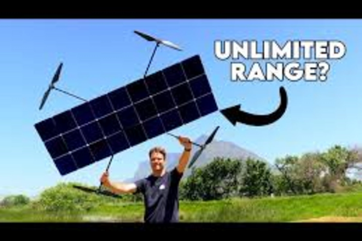 A blogger managed to create a quadcopter powered by solar panels