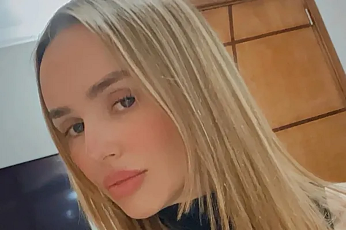 Blogger and her 15-year-old daughter found dead in their apartment Blogger and her 15-year-old daughter found dead in their apartment
