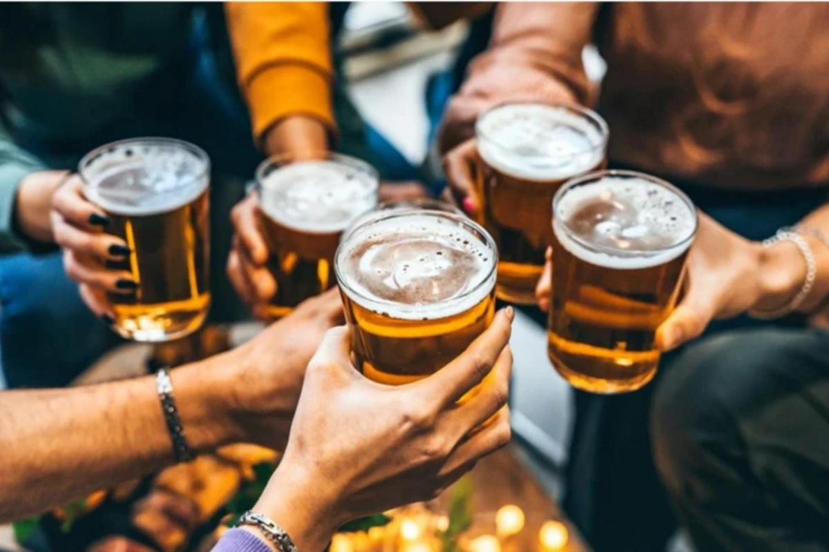 Alkoqollu içkilər bu xəstəliklərə səbəb olur Alkoqollu içkilər bu xəstəliklərə səbəb olur