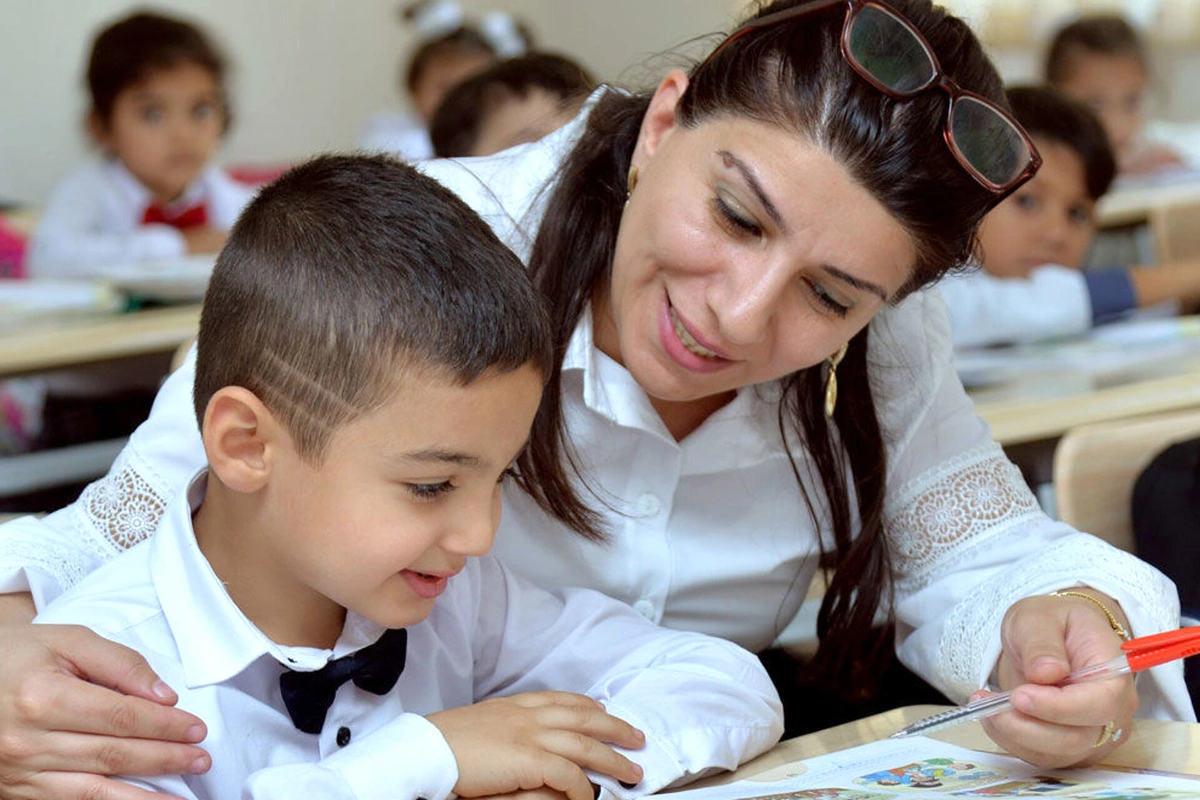 Ölkədə müəllim çatışmazlığı necə öz həllini tapır? - RƏSMİ CAVAB Ölkədə müəllim çatışmazlığı necə öz həllini tapır? - RƏSMİ CAVAB
