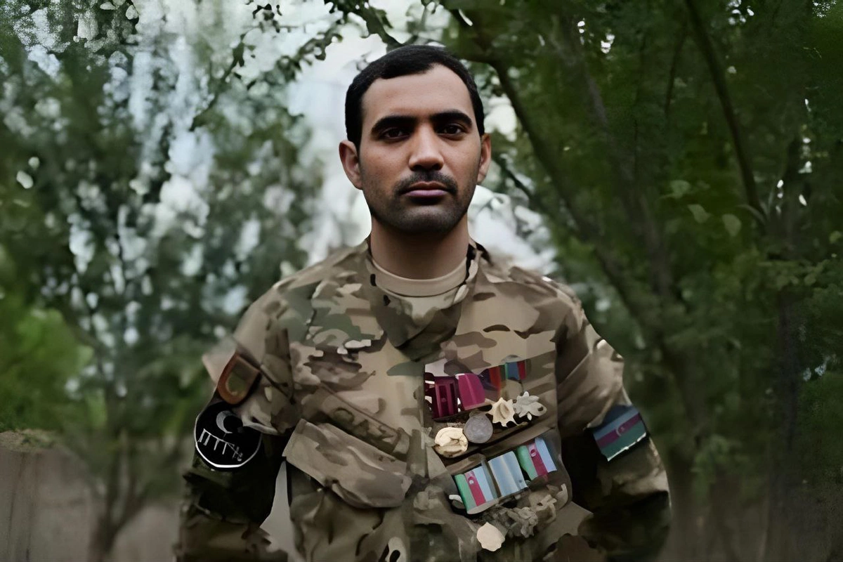 Döyüş yoldaşını öldürməyə cəhd edən qaziyə hökm oxundu Döyüş yoldaşını öldürməyə cəhd edən qaziyə hökm oxundu