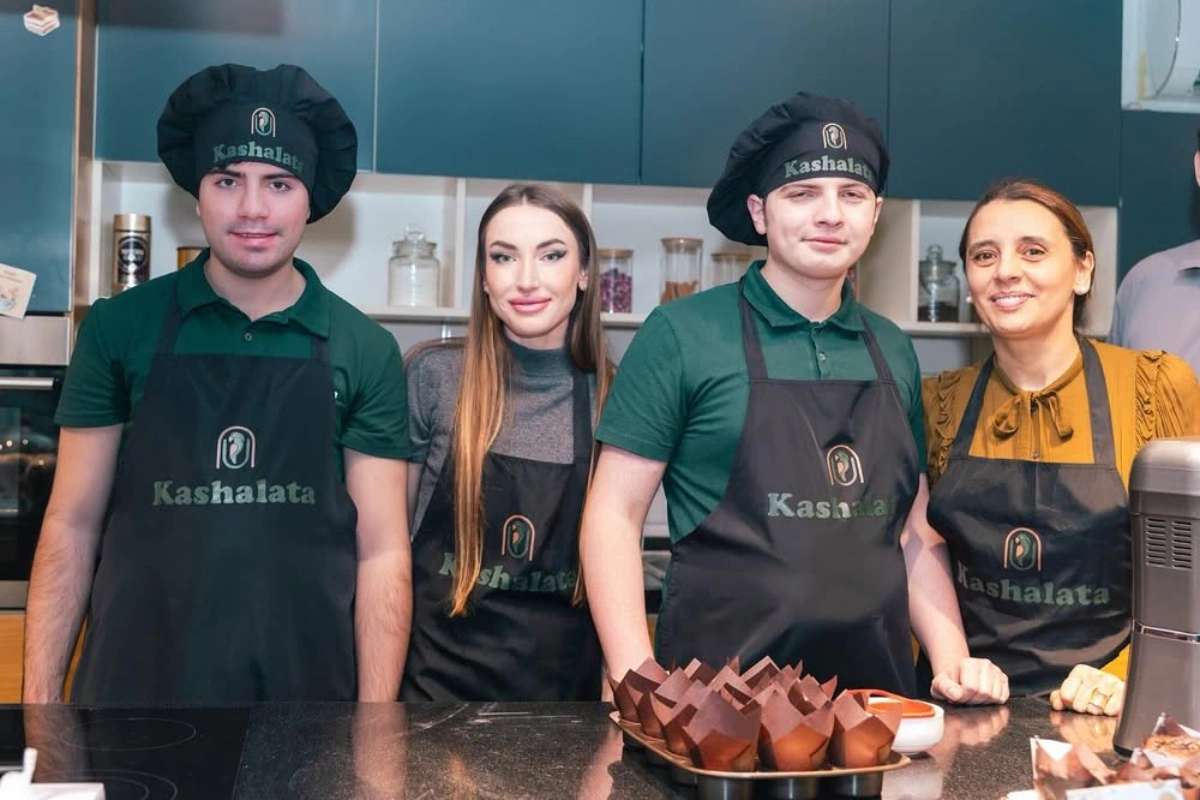 Alyona Əliyeva Bakıda ilk inklüziv iaşə obyekti olan Kaşalata kafeni ziyarət edib