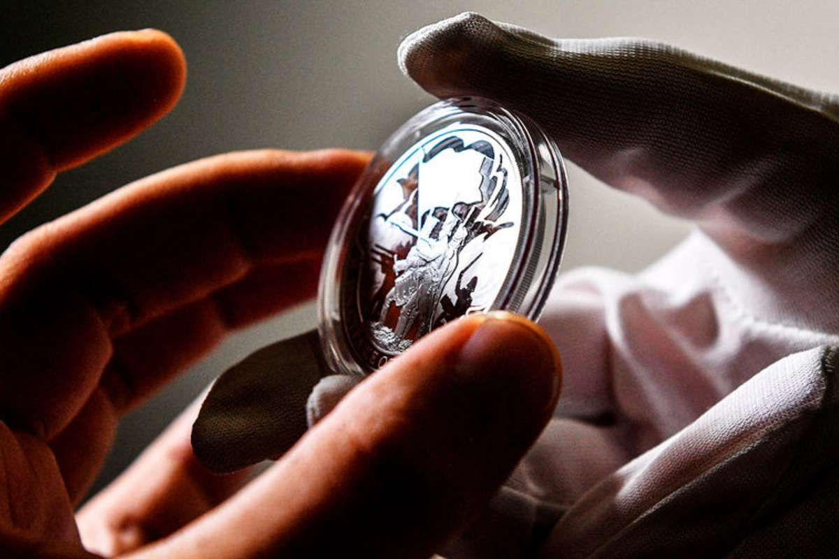 Gümüşün qiyməti 75 dolları ötüb