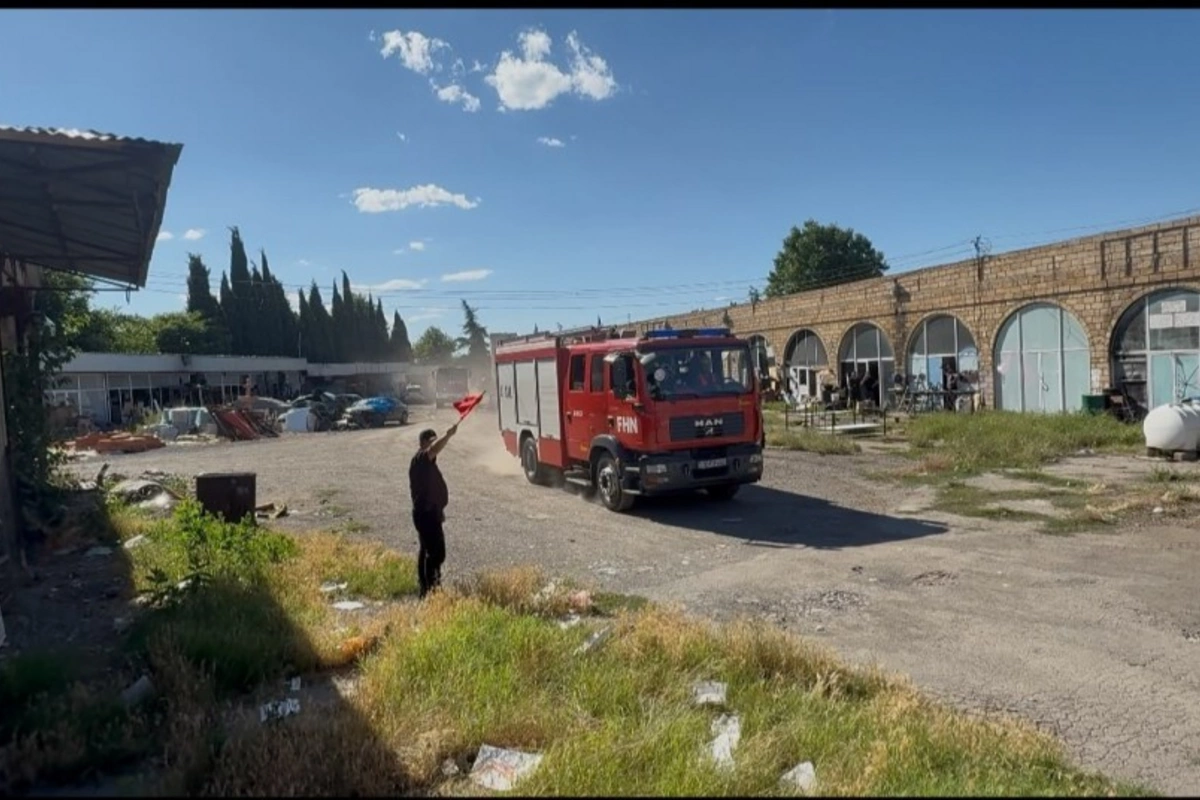 Dövlət Xidməti ticarət mərkəzində yanğın-taktiki təlim keçirib