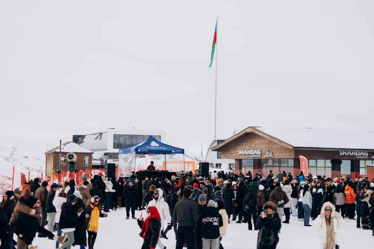 Digital Move: 2351 metr yüksəklikdə elektron musiqi, dağ və rəqəmsal mədəniyyət