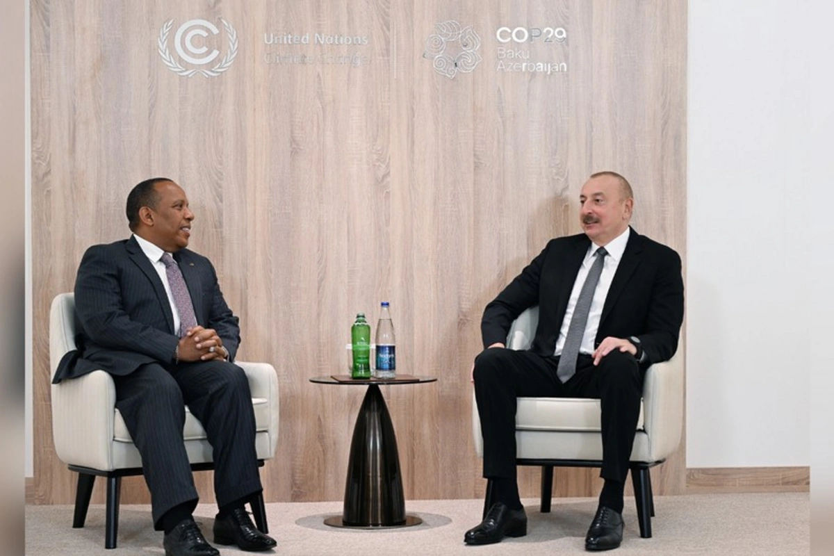 Prezident İlham Əliyev San-Tome və Prinsipi baş naziri ilə görüşüb Prezident İlham Əliyev San-Tome və Prinsipi baş naziri ilə görüşüb