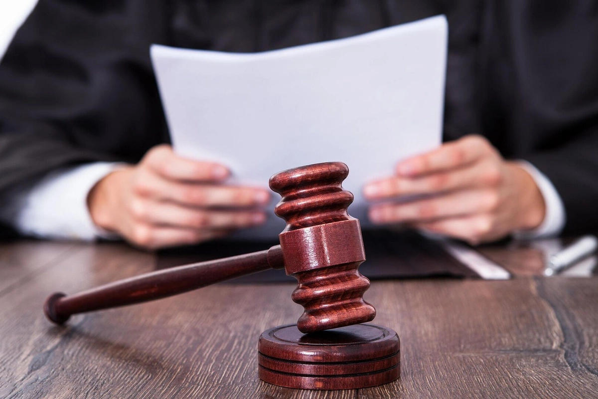 Referansın keçmiş direktoruna HÖKM OXUNDU