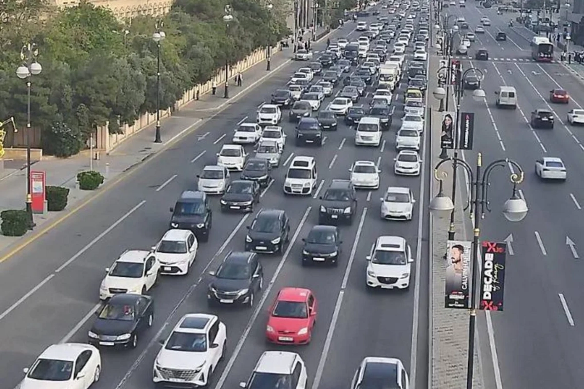 Bakıda hazırda bəzi yollarda sıxlıq var - SİYAHI