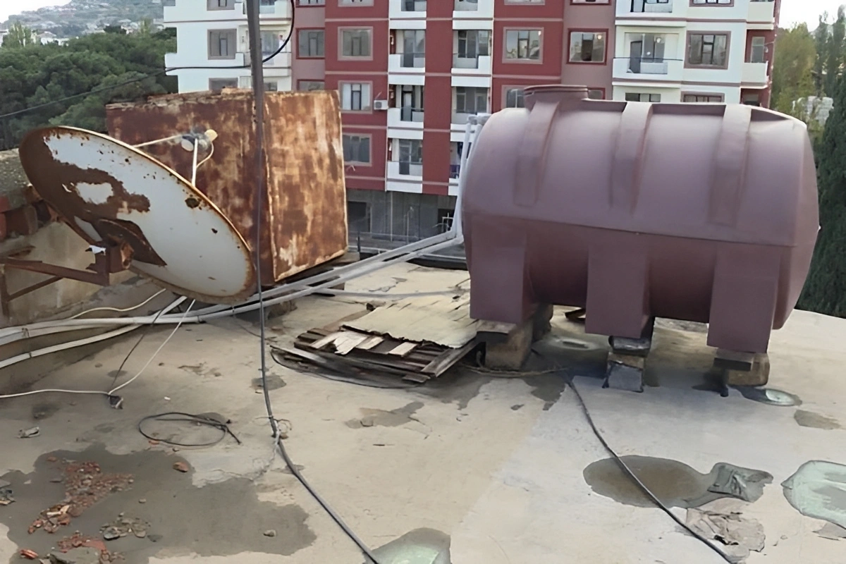 Binaların damındakı su çənlərinin götürülməsi gözləntiləri doğrultdu? Binaların damındakı su çənlərinin götürülməsi gözləntiləri doğrultdu?