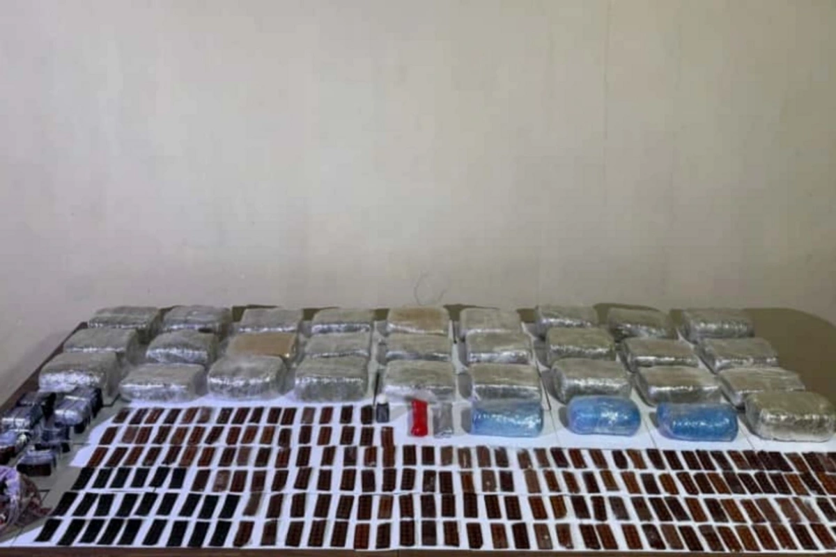 Uçuş aparatı ilə 33 kiloqramdan çox narkotikin keçirilməsinin qarşısı alınıb