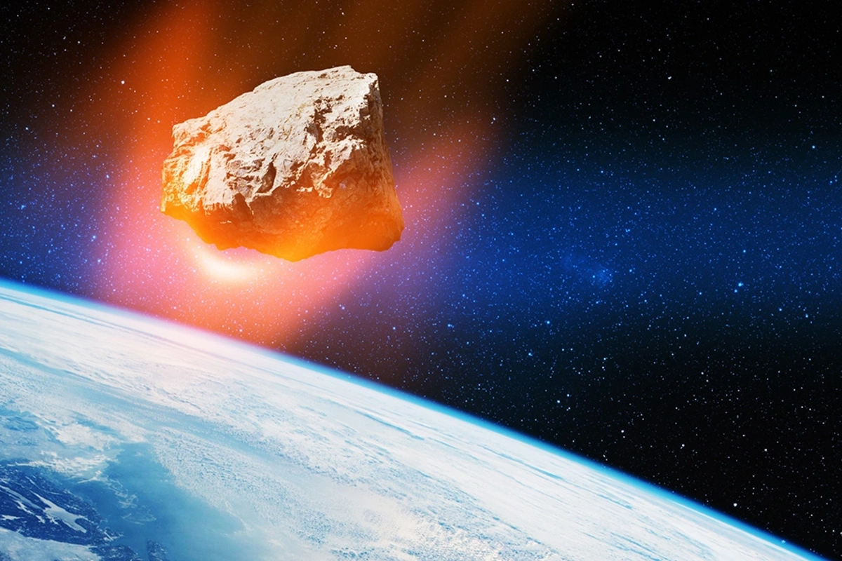 Астрономы предупредили о сближении с Землей километрового астероида