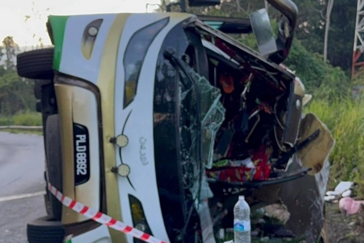 Tragedy in Malaysia: 15 victims in a traffic accident involving a student bus Tragedy in Malaysia: 15 victims in a traffic accident involving a student bus