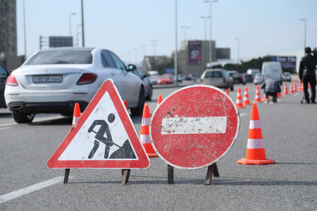 В Баку на выходных перекроют движение сразу на трех улицах