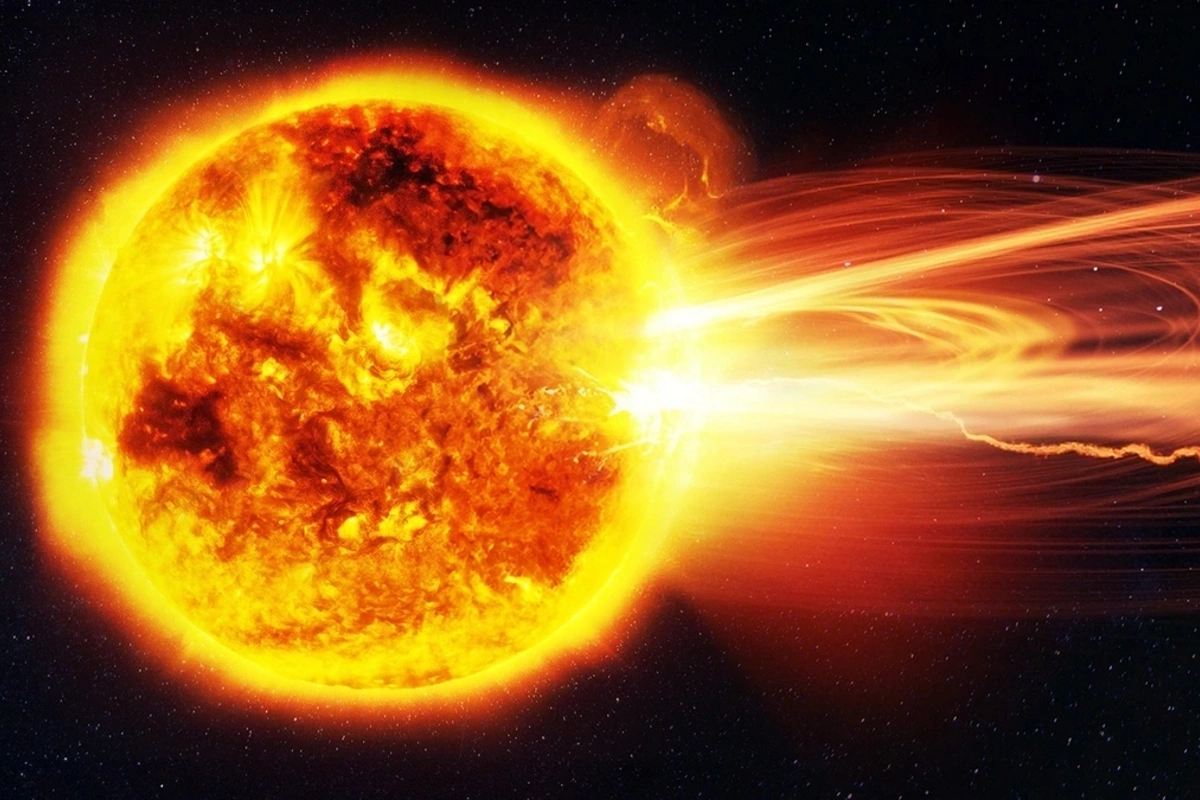 На Солнце произошла одна из самых мощных солнечных вспышек 2025 года