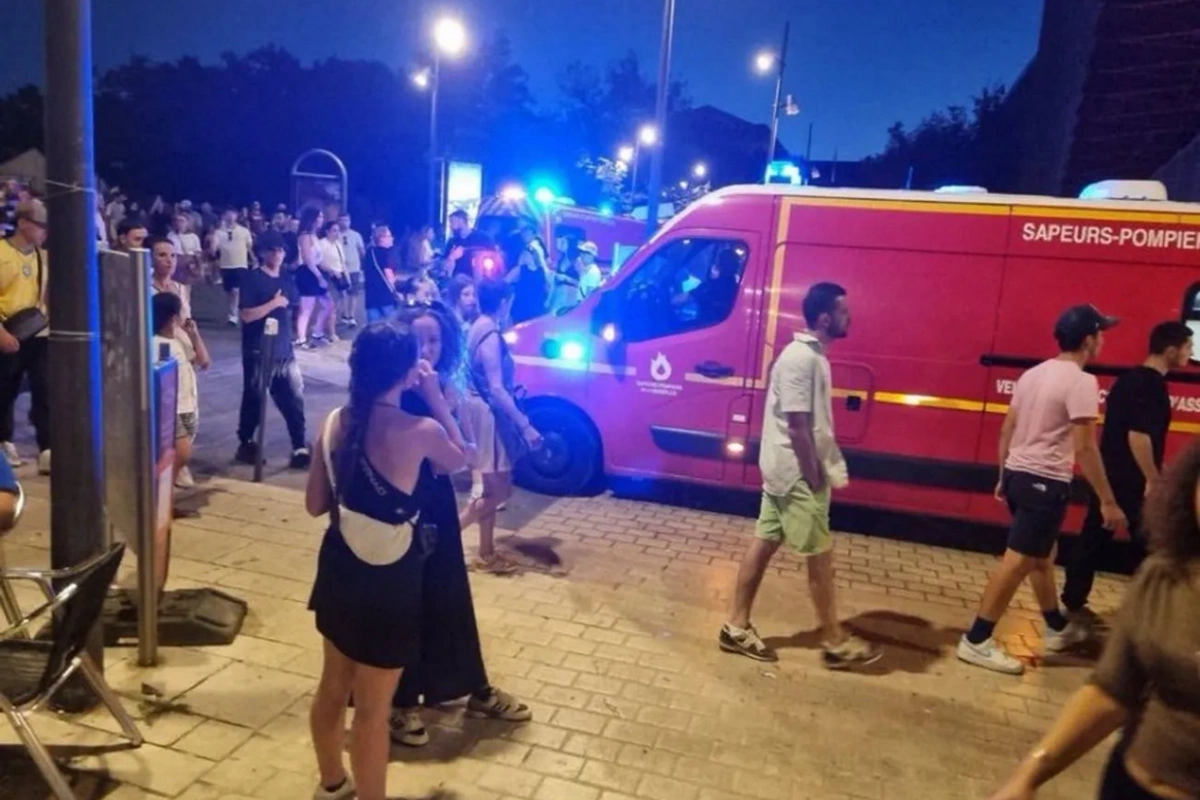 In France, unknown individuals injected 145 girls with syringes at a music festival In France, unknown individuals injected 145 girls with syringes at a music festival