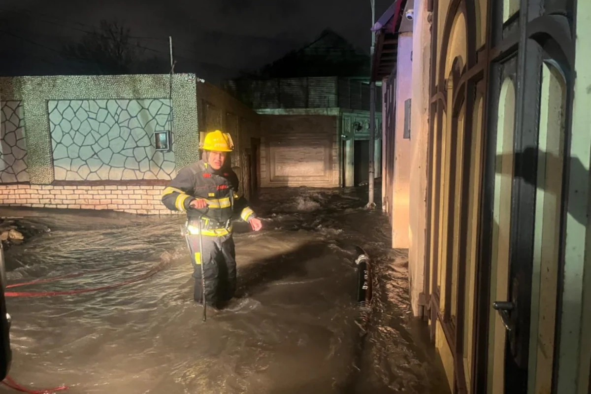 FHN: İntensiv yağışların fəsadlarının aradan qaldırılması işləri fasiləsiz davam etdirilir