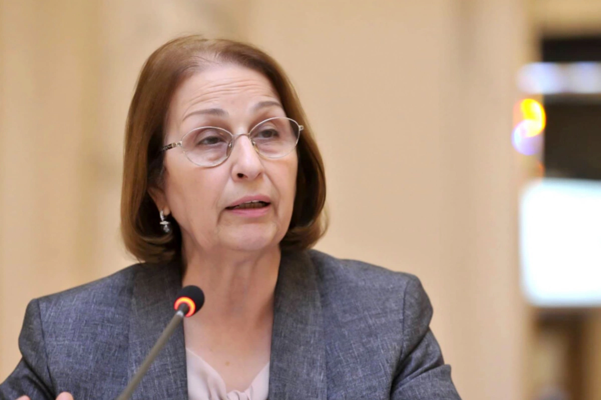 Qadın səbrli olmalı, hər şeyi nizama salmalıdır
