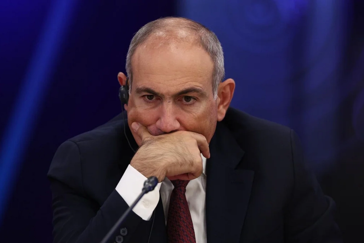 Paşinyan: Türkiyə bayrağının yandırılması təxribatçı davranışdır