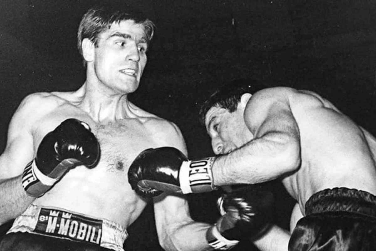 Boks üzrə mütləq dünya çempionu vəfat edib Boks üzrə mütləq dünya çempionu vəfat edib
