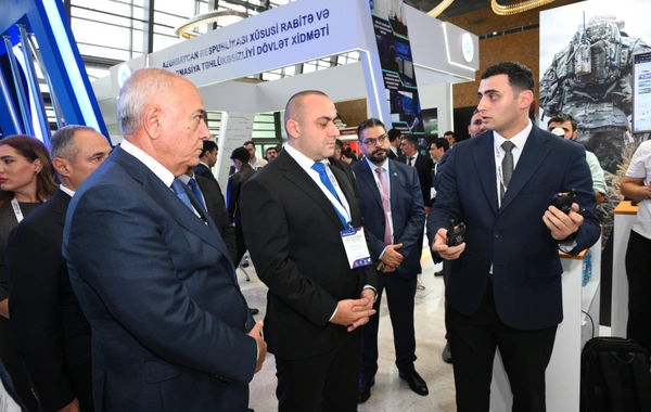 CIDC-2025 tədbirinin rəsmiləri kibertəhlükəsizlik sərgisi ilə tanış olublar