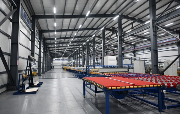 Prezident İlham Əliyev Sumqayıt Sənaye Parkında güzgü vərəqələrin istehsalı zavodunun açılışında iştirak edib