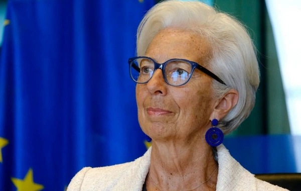 Kristin Laqardın real maaşı açıqlanandan xeyli yüksək olub