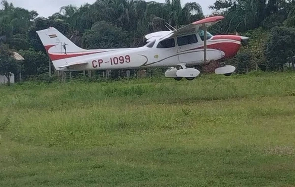 Helikopter qəzaya uğradı - Sərnişinlər 36 saat timsah və ilan olan bataqlıqda qaldı