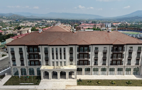Prezident İlham Əliyev "Xankəndi" hotelinin açılışında iştirak edib