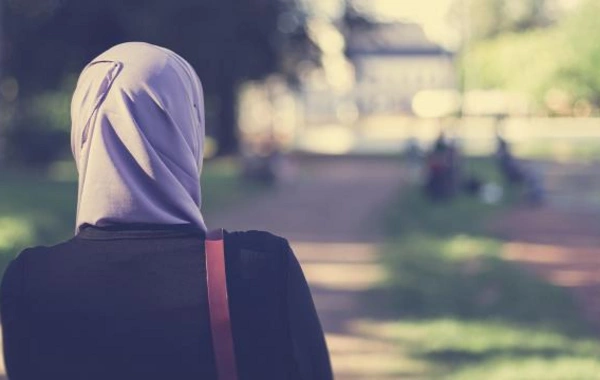 Fransada universitetlərdə hicabın qadağan olunması istənilir