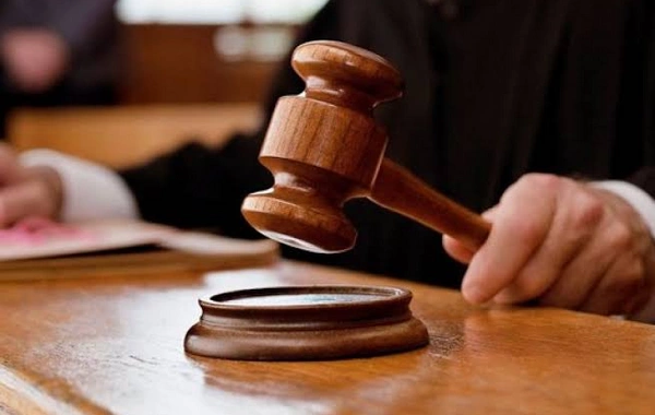 Oğlunu kürəyindən bıçaqlayan şəxsə HÖKM OXUNDU