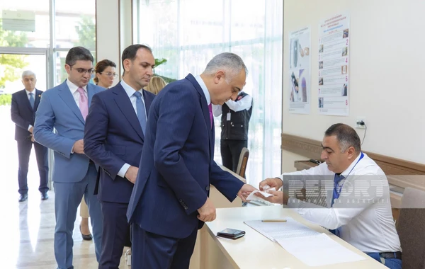 Fuad Nəcəfli səsvermə hüququndan istifadə edib