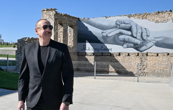 İlham Əliyev Cəbrayılın Horovlu kəndinin birinci mərhələsinin açılışında iştirak edib İlham Əliyev Cəbrayılın Horovlu kəndinin birinci mərhələsinin açılışında iştirak edib
