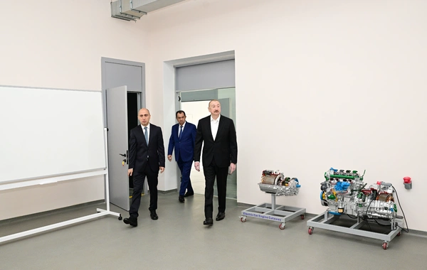 İlham Əliyev Lənkəran Dövlət Peşə Təhsil Mərkəzinin açılışında iştirak edib