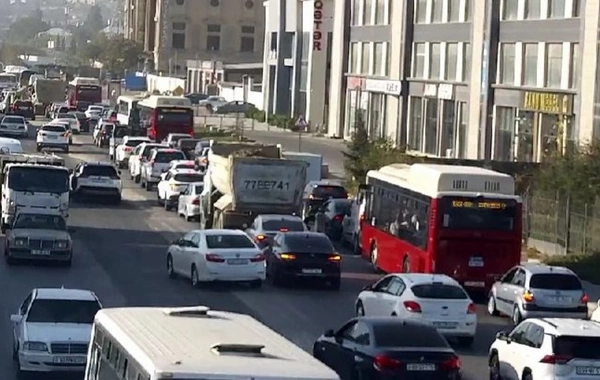 Bakıda 16 istiqamətdə tıxac var