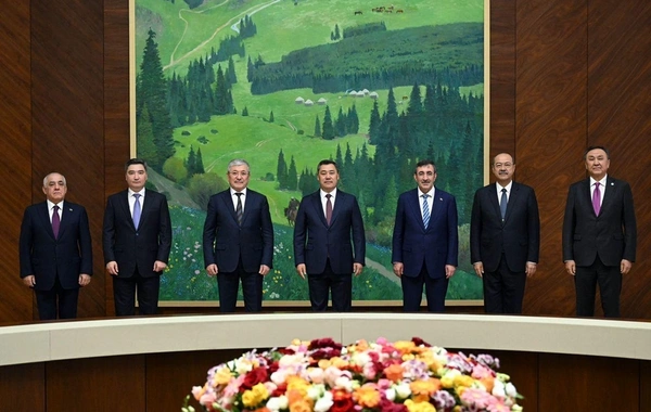Əli Əsədov Bişkekdə Sadır Japarovla görüşüb