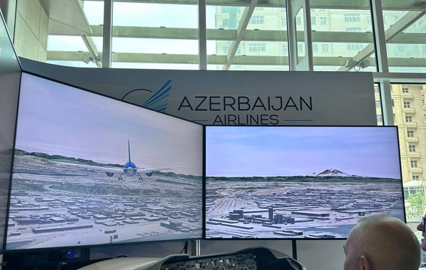 Bakıda AZAL və "Boeing"in birgə təşkilatçılığı ilə uçuş simulyatoru nümayiş olunur