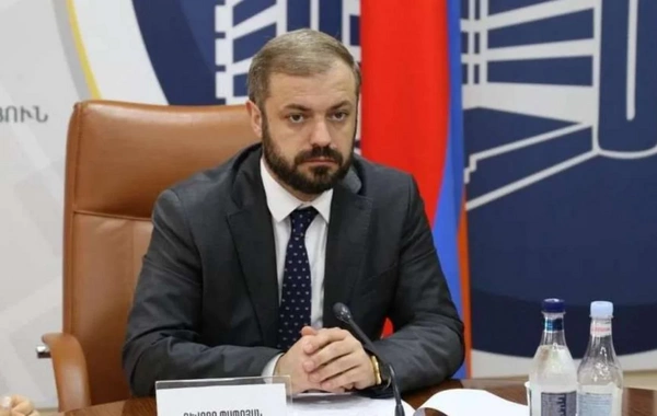 Papoyan: Azərbaycan üzərindən Ermənistana mal tədarükü müntəzəm hal alır