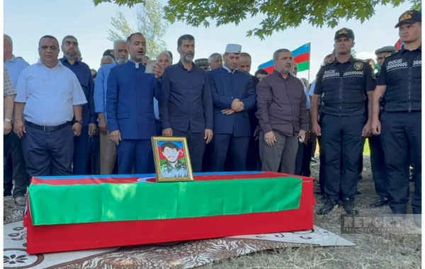 İtkin-şəhid Dəyanət Musayev dəfn edilib
