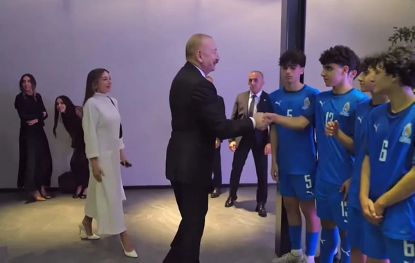 İlham Əliyevlə gənc futbolçular arasında maraqlı dialoq