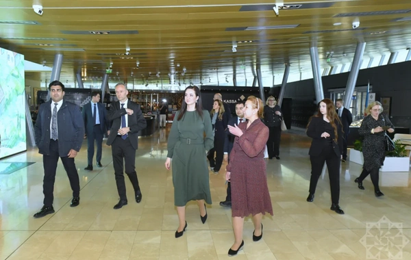 Litvanın Baş naziri Milli Xalça Muzeyini ziyarət edib