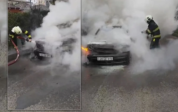 В Баку сгорел автомобиль